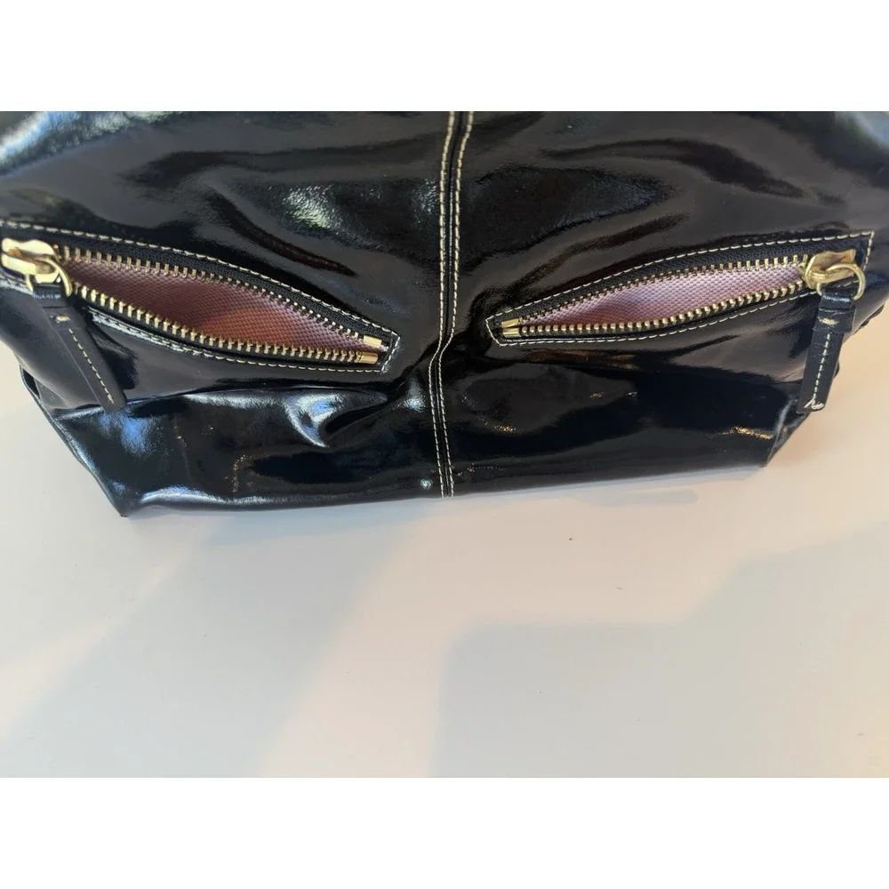 Dooney‎ & Bourke Black Patent Leather Medium Hobo Shoulder Bag Zip Pocket Nice